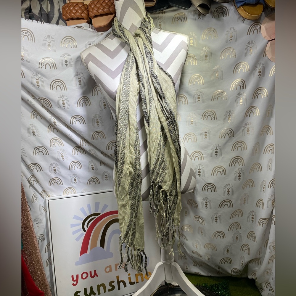 Elegant Green Scarf